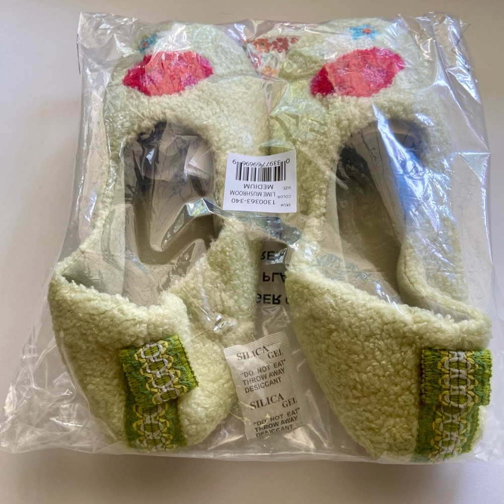 MUK LUKS, Lightweight Cushioned Pull-On Slippers,  Embroidered Slippers, M (7-8) - Picture 7 of 10